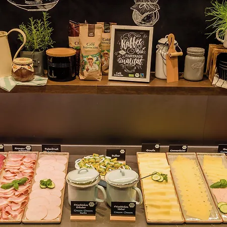 One Koeln-neumarkt Hotel 3*