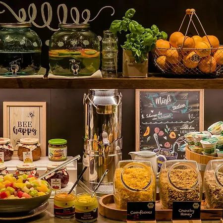 One Koeln-neumarkt 3*